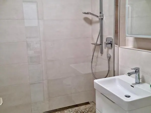 Ferienwohnung Ml Apartment - Seenah, Ruhig Und Zentral Vor Der Insel Lindau Lindau